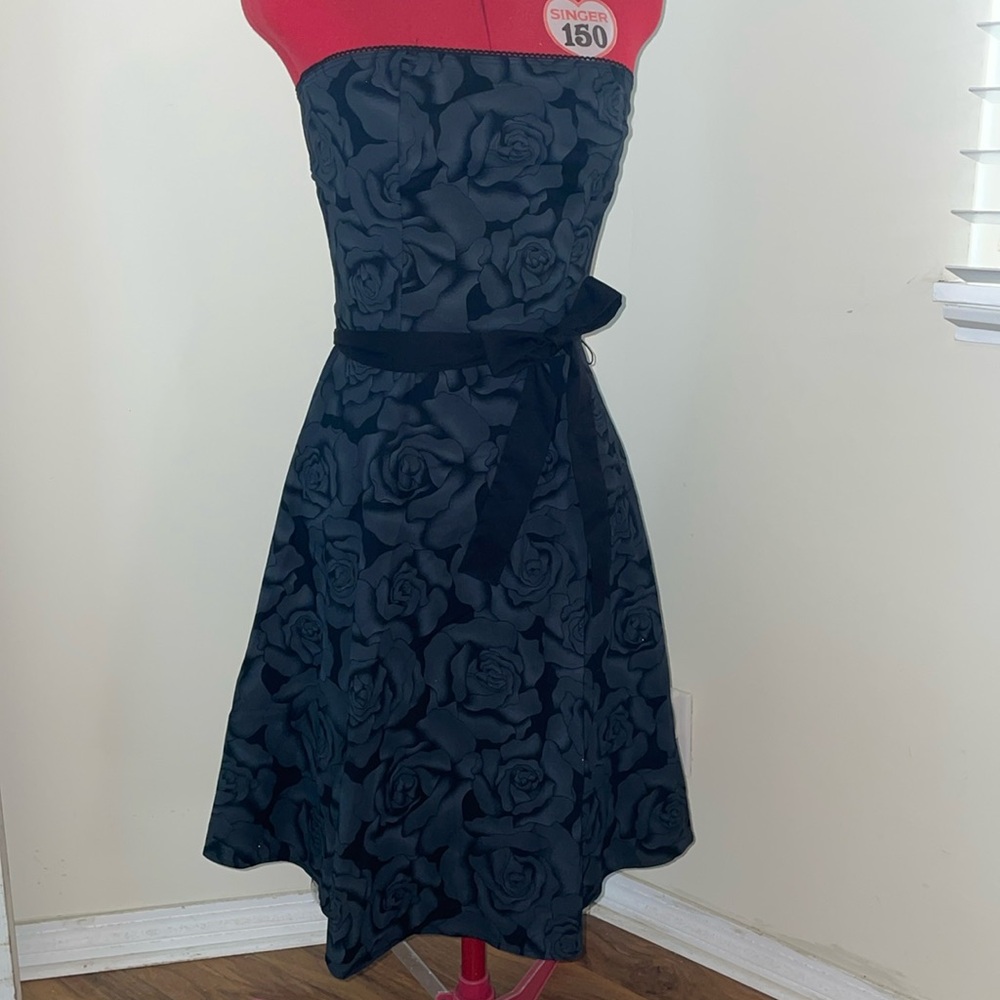NWT Folter Black Rose Strapless Swing Dress - Small